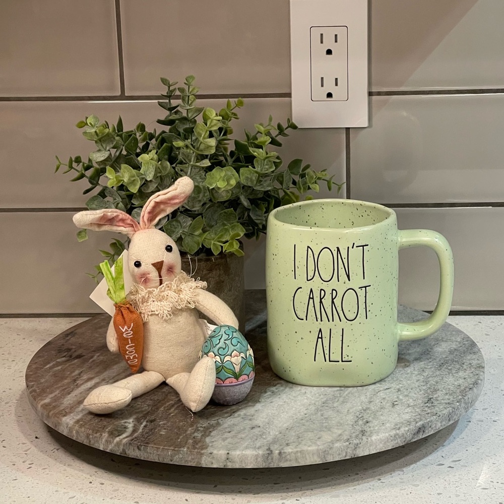 NWT - RAE DUNN “I DON’T CARROT ALL” Speckled Easter Mug